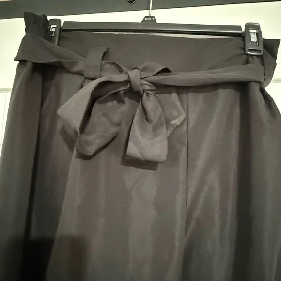 SHEIN Black Tie-Waist Women's Trousers - Picture 3 of 6